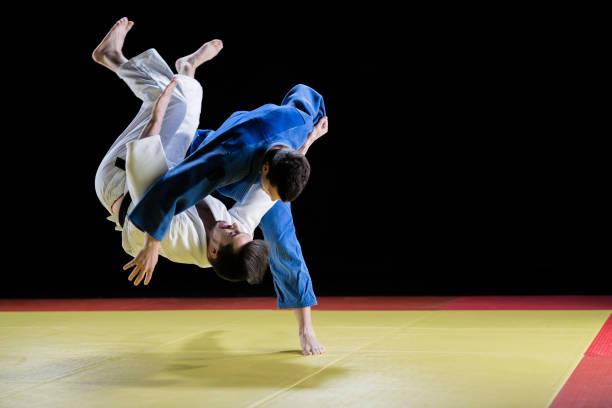 Fin des compétitions de sports de contact indoor pour les plus de 12 ans