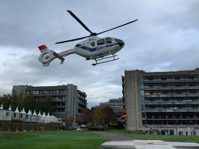 Un premier patient Covid transféré par voie aérienne du CHU de Liège vers l'Allemagne