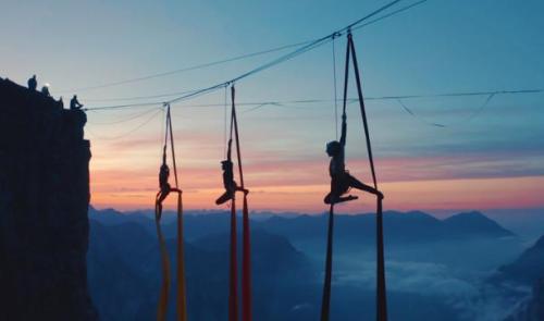 "Out of the blue" : une liégeoise co-réalise un film de montagne 