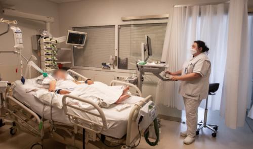 Plus de 900 patients aux soins intensifs