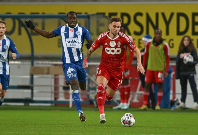 Mercato : l'attaquant roumain Denis Dragus quitte le Standard pour un prêt en Italie