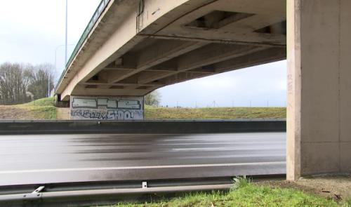 Travaux de désamiantage sur l'autoroute E40/A3