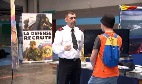 Policiers, pompiers et militaires en démonstration à Waremme