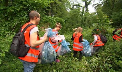 Team building pour des volontaires bruxellois : Chasse aux déchets à Nandrin ! 