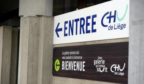 Première mondiale au CHU: une tumeur invasive éliminée à 4 mains dans une salle hybride