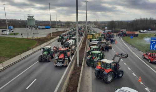Manifestation des agriculteurs: l'E25 fermée à hauteur de Visé
