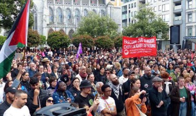 Manifestation contre la droite et l'extrême droite place de la Cathédrale à Liège