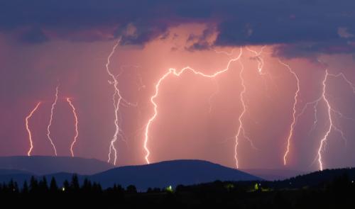 Le numéro 1722 activé en raison d'une alerte aux orages