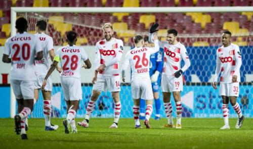 9 sur 9 pour le Standard de Leye !