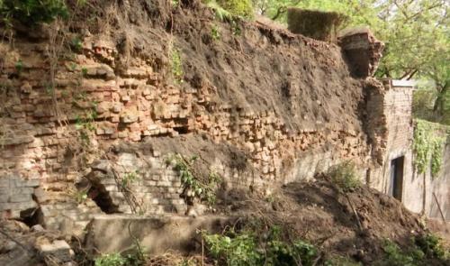 Un effondrement inquiétant au thier de la Fontaine à Liège 