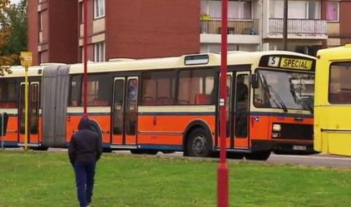 Ils font rouler d'anciens bus, dont le plus ancien articulé