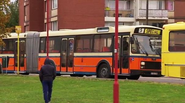 Ils font rouler d'anciens bus, dont le plus ancien articulé