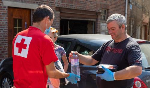 Inondations : La Croix-Rouge recherche 80 volontaires pour distribuer des repas