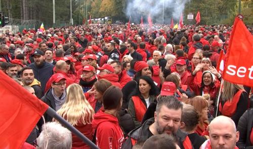 Les patrons appellent les syndicats "au sens de l'Etat"