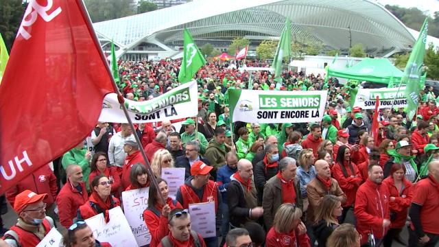 Action commune pour réclamer de meilleurs salaires