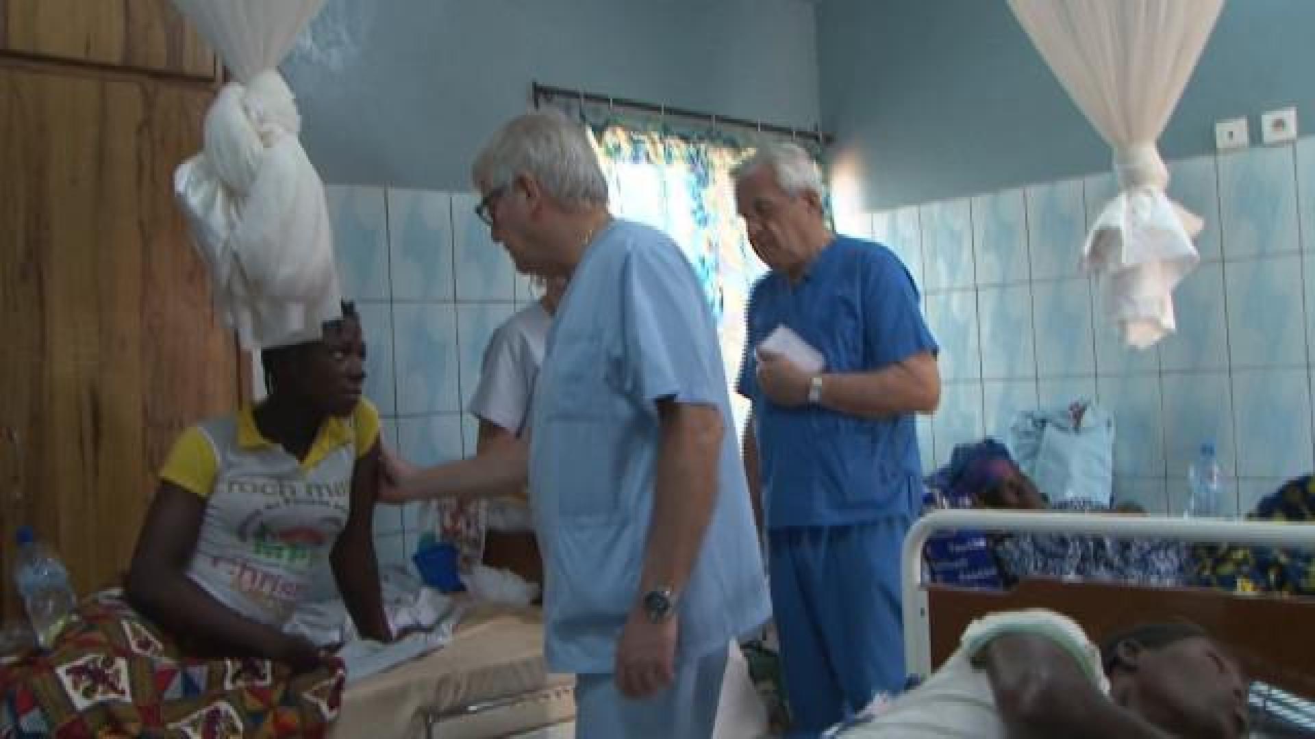 Adamo chantera pour Médecins du Désert au Forum, le 24 septembre 
