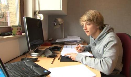 "Prenez les jeunes en compte": Adrien, 16 ans, témoigne