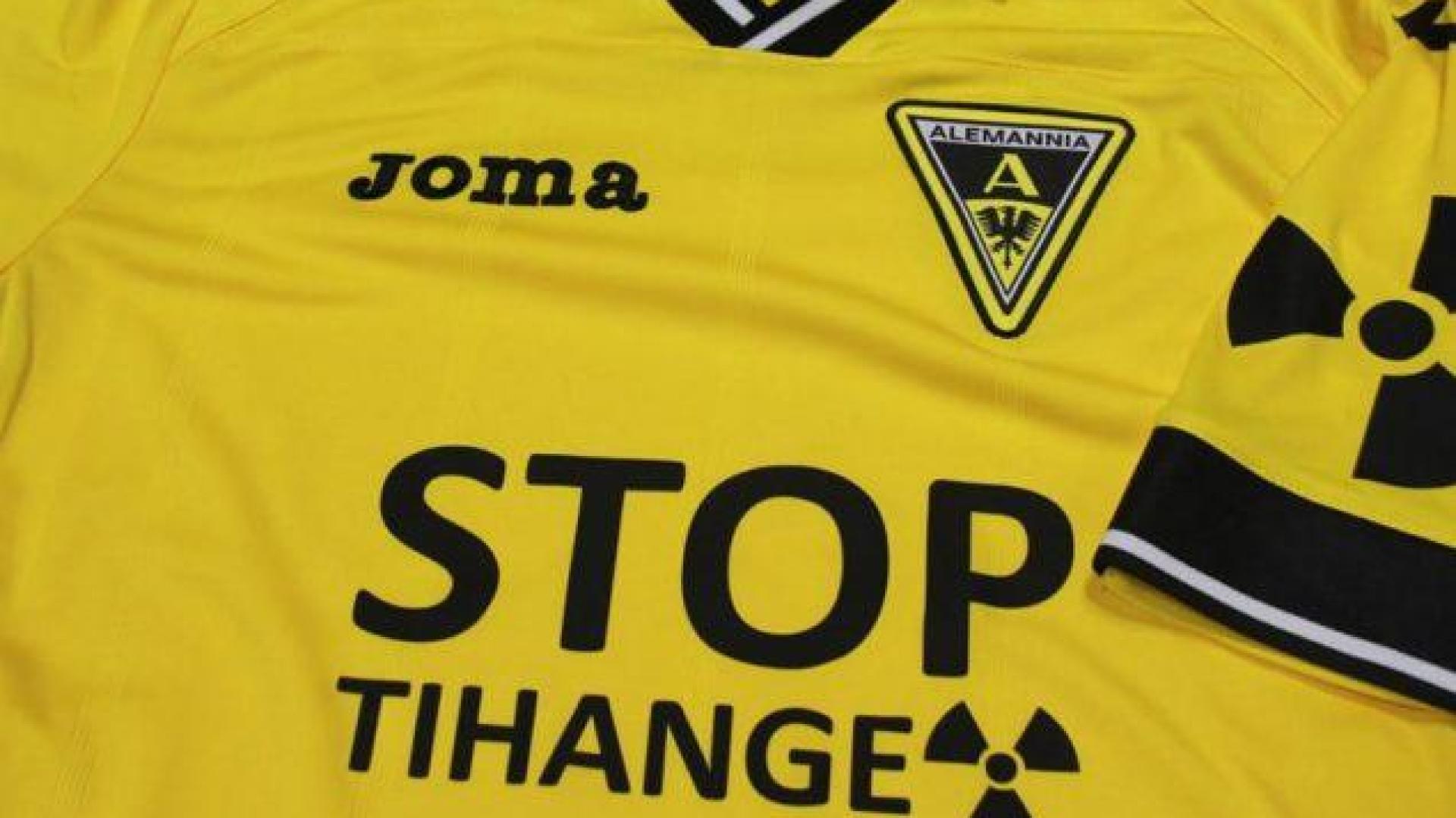 Alemannia Aachen a joué avec STOP TIHANGE sur les maillots
