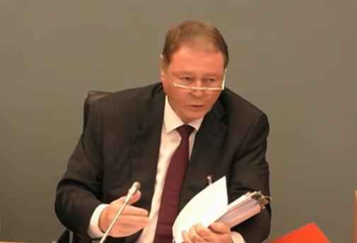 André Gilles fait profil bas sans convaincre les députés
