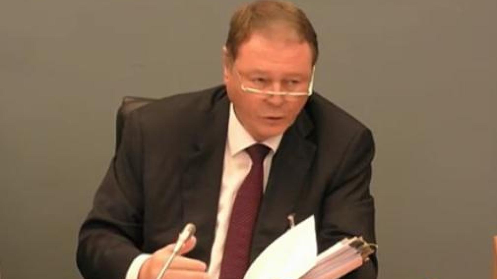 André Gilles fait profil bas sans convaincre les députés