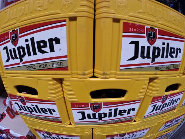 Ans : ils voulaient voler des vidanges de bières ! 