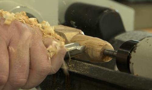 Aywaille: Tourneur sur bois, il partage sa passion