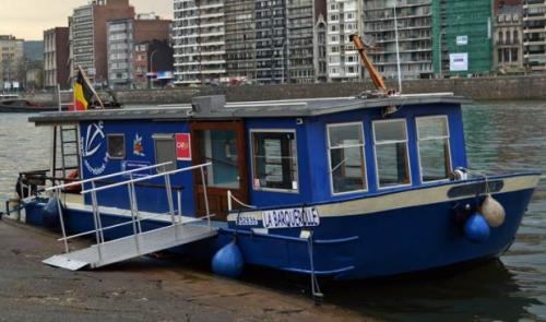 La Barquerolle : navette fluvialee pour personnes à mobilité réduite 