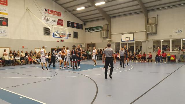 Basket: Esneux Saint-Louis pas ridicule face au Brussels, club de D1