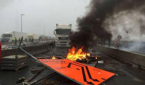 Blocage de la E40 en 2015 : 17 syndicalistes condamnés