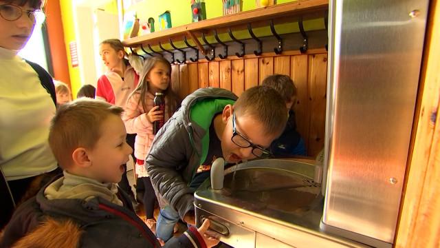 Boire de l'eau et manger sainement pour mieux apprendre 