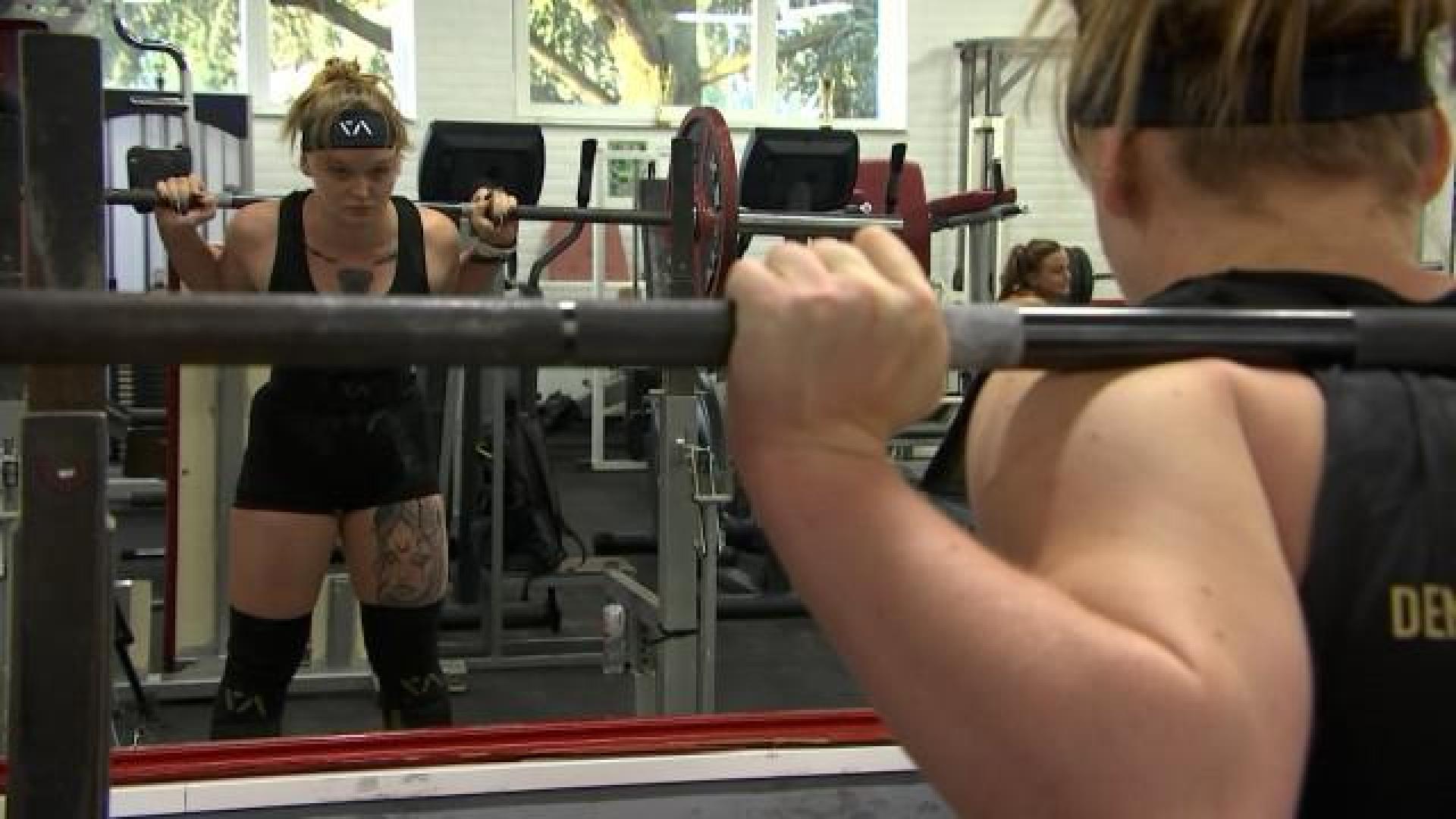 L'évolution folle de la Hutoise Laura Delava, championne belge de powerlifting