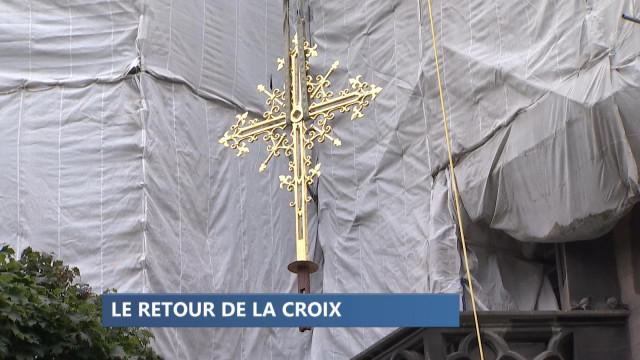 Cathédrale : le retour de la croix