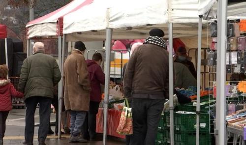 Chênée: le marché retrouve la place du Gravier
