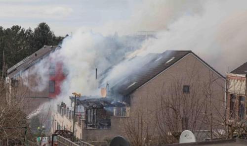 Cinq habitations touchées par un violent incendie à Liège (photos)