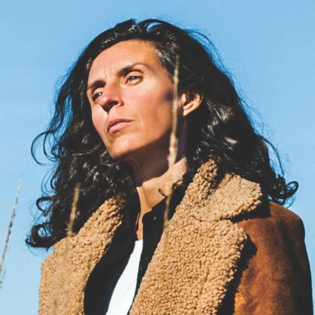 CultureL avec la guitariste Colline Hill, le Théâtre Arlequin et un hommage au peintre Scauflaire