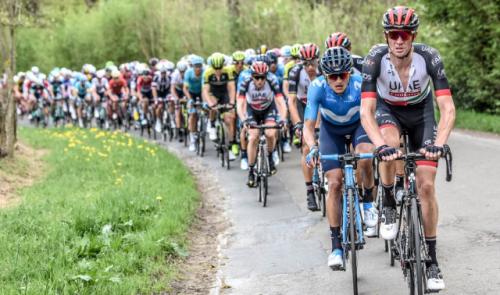 Cyclisme : l'arrivée de Liège-Bastogne-Liège boulevard d'Avroy