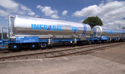 De l'eau chaude contre les mauvaises herbes ? Voici un train désherbant, testé à Visé