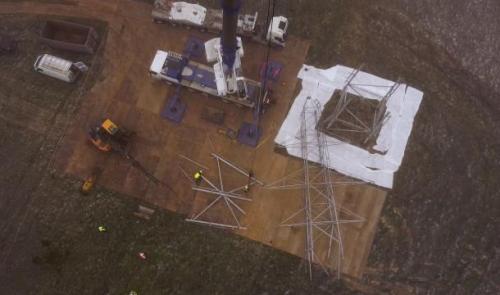 Démontage d'un pylône délicat à Neupré
