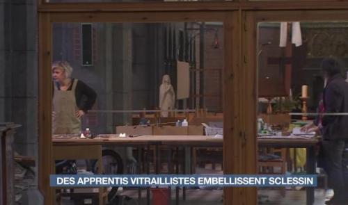 Des apprentis vitraillistes embellissent Sclessin 
