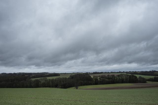 Des averses et du vent pour ce lundi, une bonne partie de la Wallonie en alerte jaune