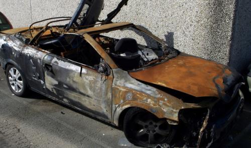Des corps calcinés dans un véhicule en feu, il pourrait s'agir d'un infanticide suivi d'un suicide