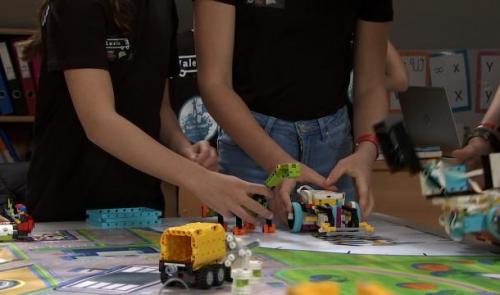 Des élèves de primaire de Comblain en finale LEGO Robotique