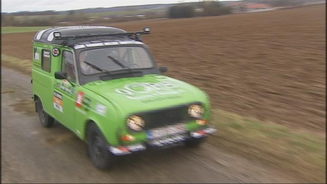 Des étudiants préparent le 4L Trophy à Nandrin