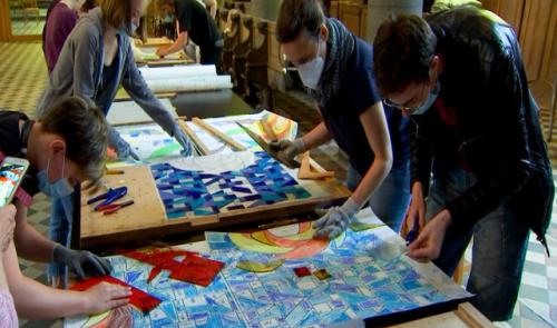 Des étudiants restaurent les vitraux de Notre-Dame de Rosaire à Sclessin