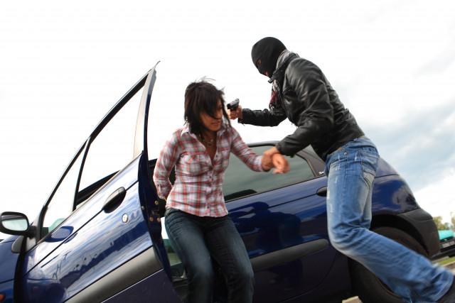 Deux ans fermes pour trois car-jackings