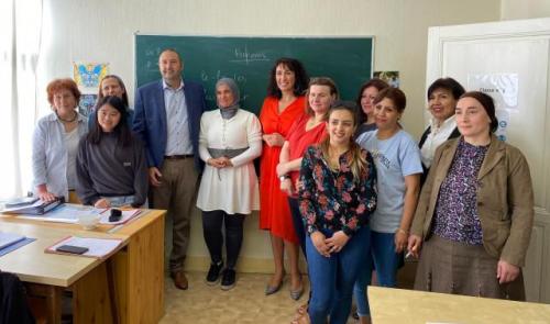 Dora Dorës : l'intégration par la formation