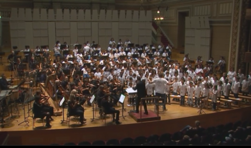El Sistema : des enfants jouent avec l'OPRL 
