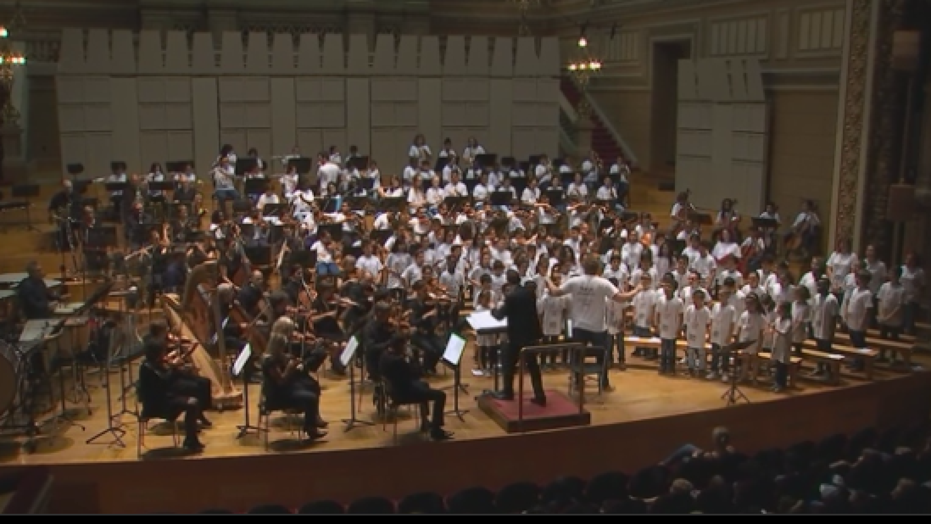 El Sistema : des enfants jouent avec l'OPRL 