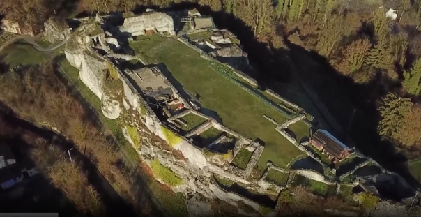 En balade au Château féodal de Moha