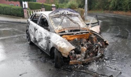 Engis : 5 voitures incendiées 